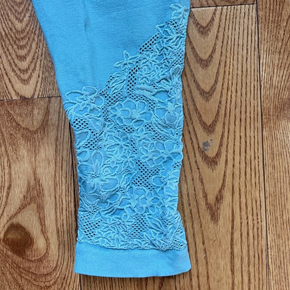 Fabletics Light Blue Leggings - Picture 3 of 3